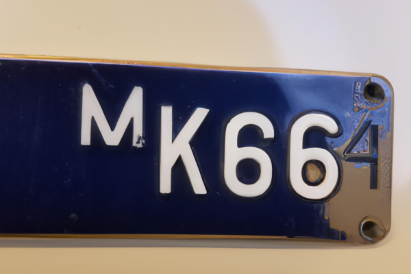 Forbered dig på et vellykket tjek af nummerpladen hos en mekaniker i Køge!
